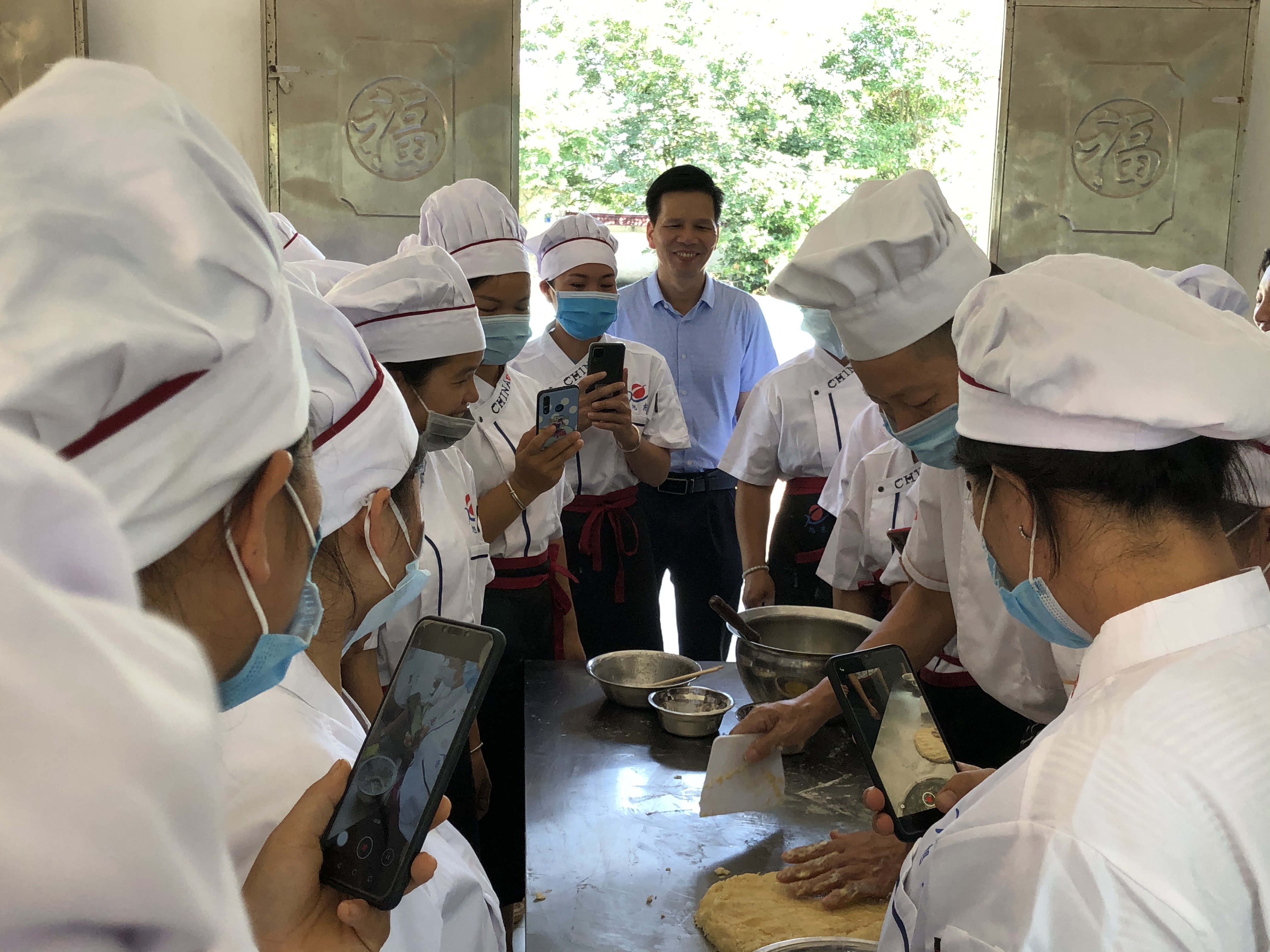 西鄉(xiāng)塘區(qū)總工會舉辦在崗農(nóng)民工（中式面點(diǎn)師）職業(yè)技能提升培訓(xùn)班